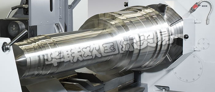 HERKULES車床是集100多年的機(jī)床制造經(jīng)驗(yàn)、可靠性及應(yīng)用考量與最先進(jìn)技術(shù)相結(jié)合的結(jié)果。HERKULES提供各種加工直徑和重量的重型車床，可完成工件直徑從幾厘米，重量幾公斤到直徑3米，重量400噸的加工任務(wù)。HERKULES可提供各種范圍的輥環(huán)高精度車削和修磨的解決方案。